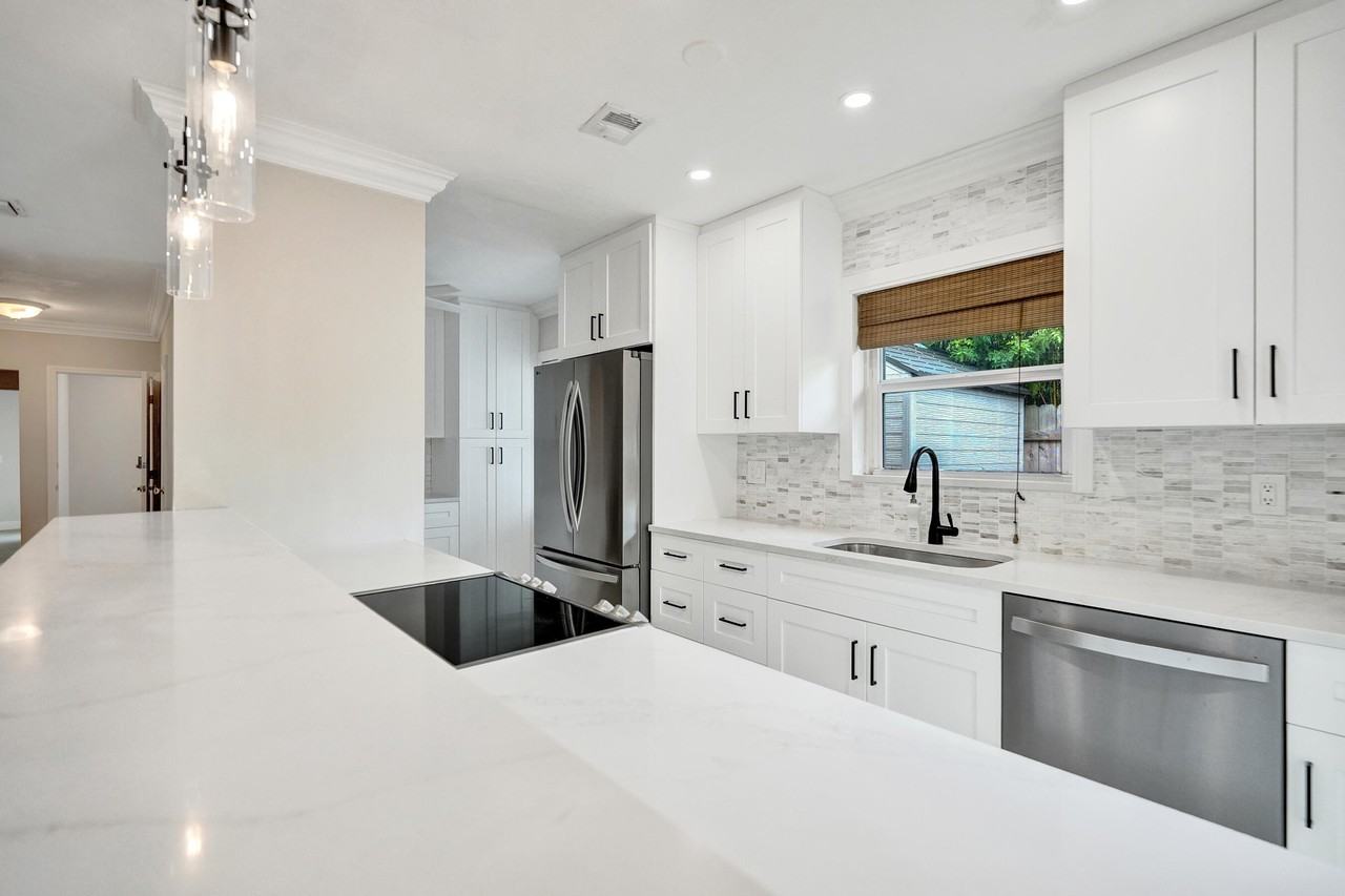 1145 Ne 12th Ave - Photo 3 of 50