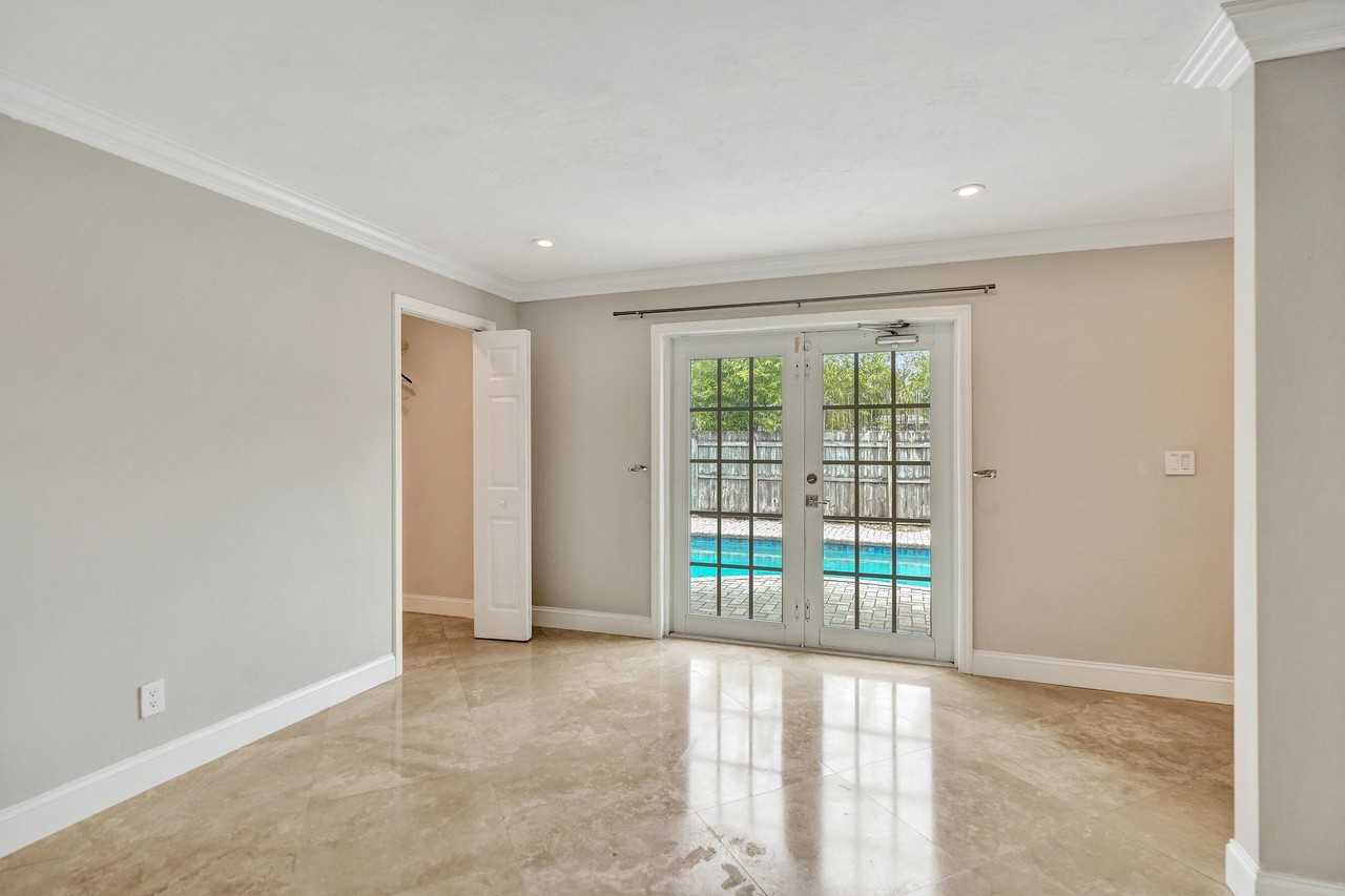 1145 Ne 12th Ave - Photo 5 of 50