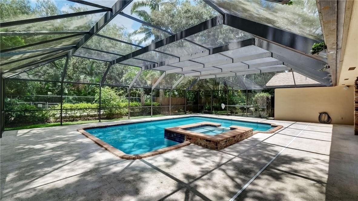 10890 Sw 83rd Ave - Photo 7 of 45