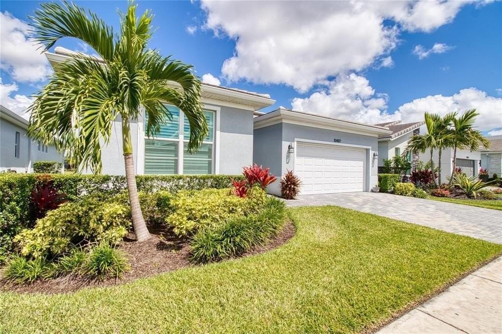10407 Sw Aquila Way - Photo 3 of 50