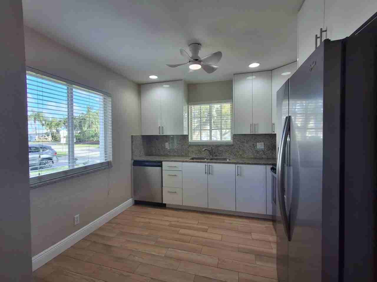 4723 Sw 14th St - Photo 6 of 28