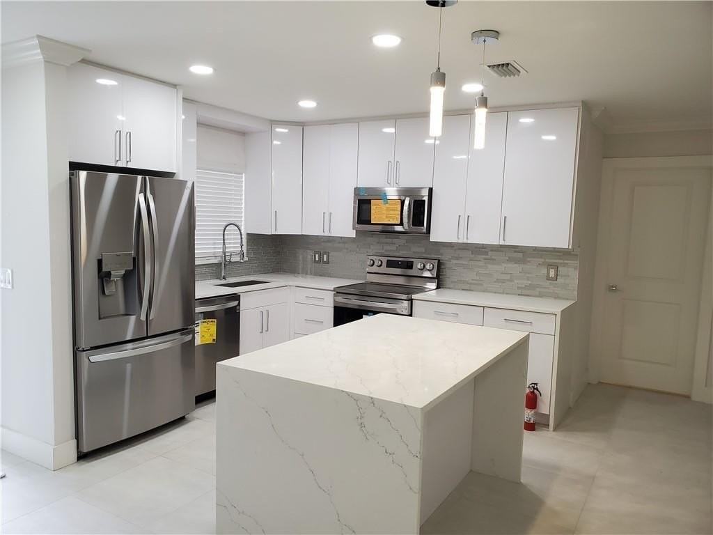 9632 Sw 12th Ct - Photo 2 of 12