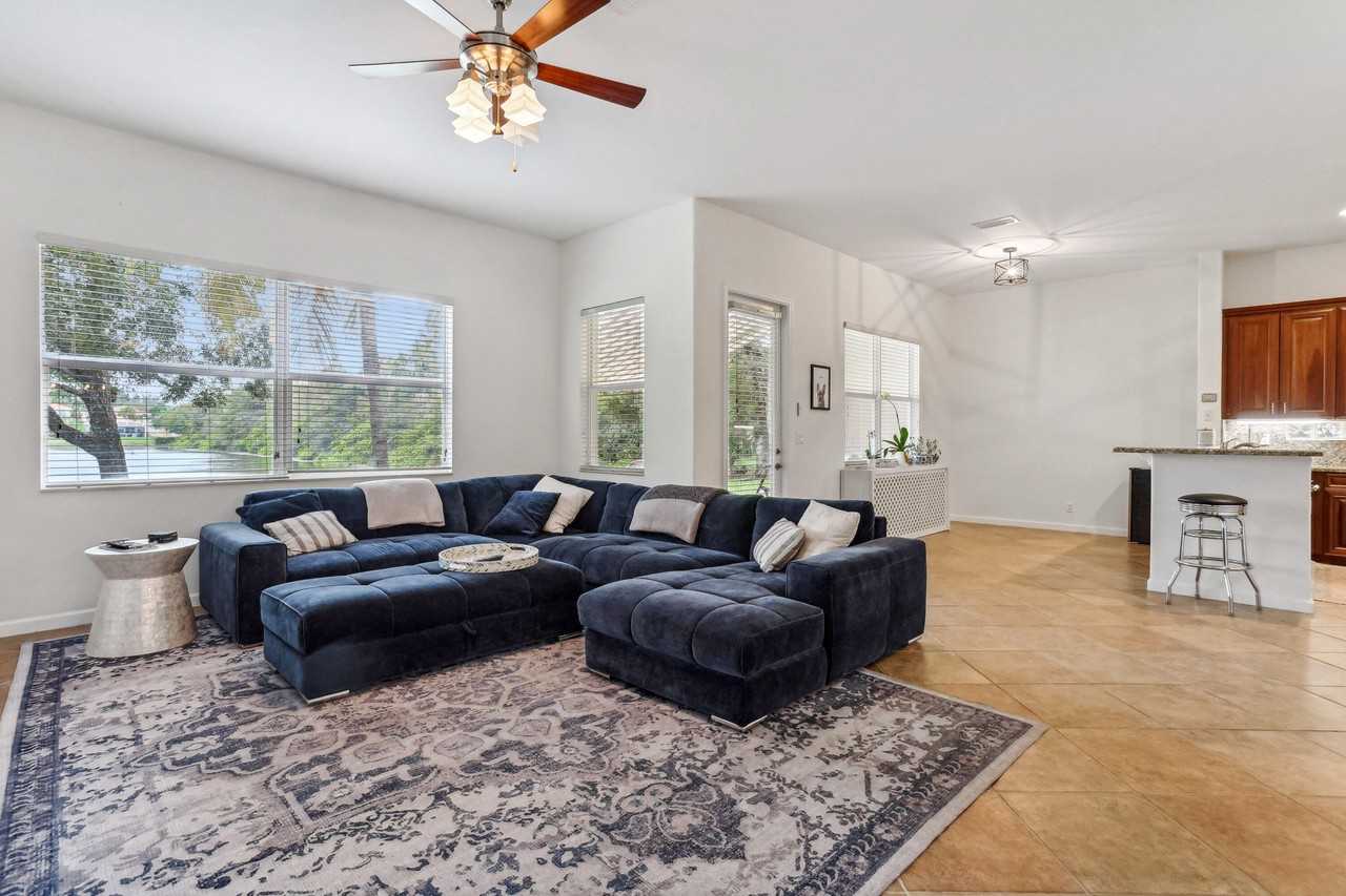 7965 Shaddock Dr - Photo 6 of 37