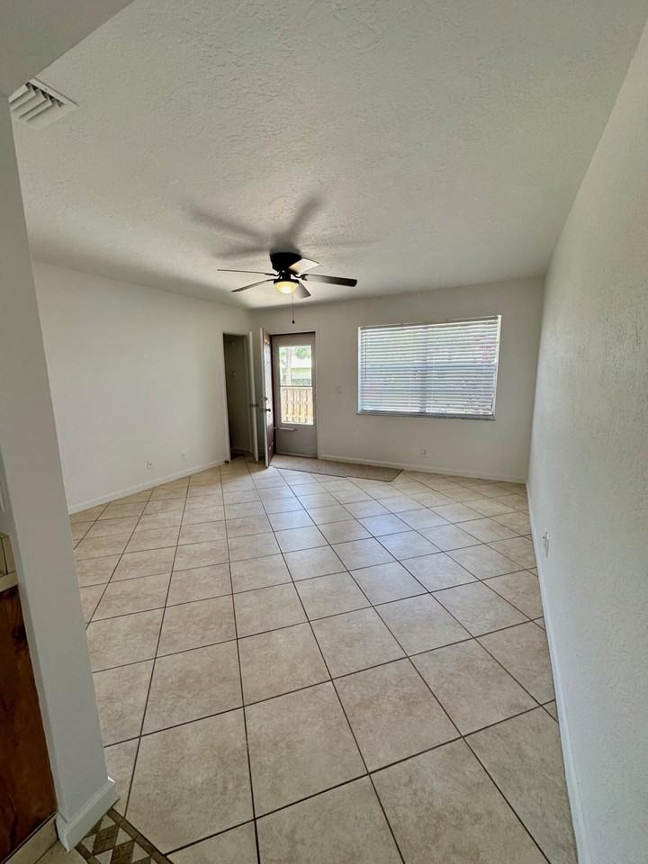 8698 Se Hobe Ridge Ave - Photo 7 of 16