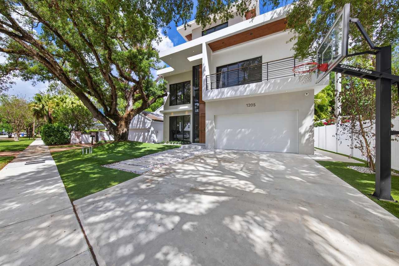 1205 Se 5th Ct - Photo 7 of 39