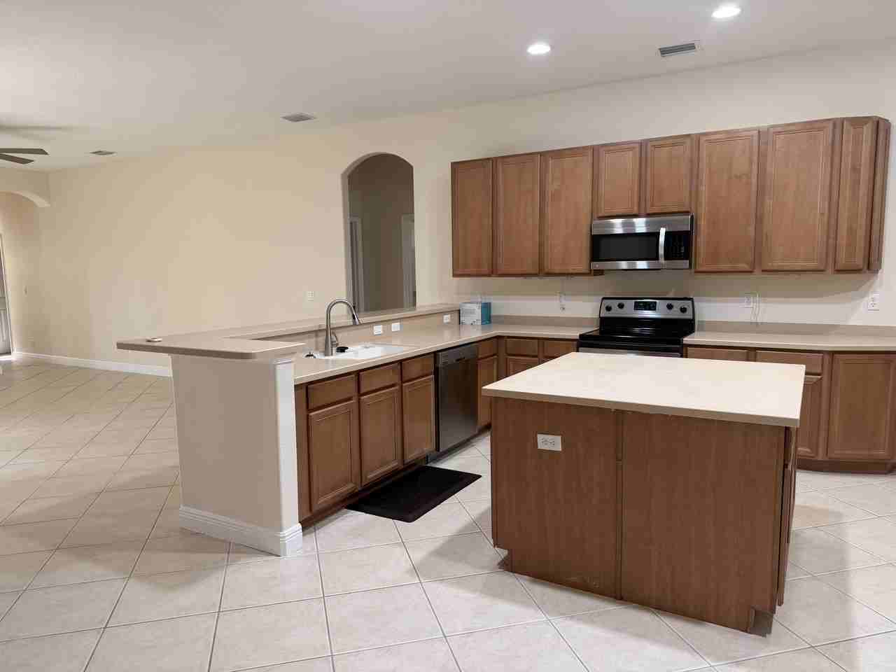 2218 Sw Panther Trce - Photo 3 of 17