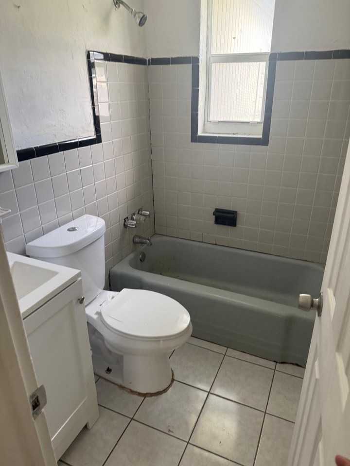 5521 Sw 34th St Unit 2 - Photo 4 of 13