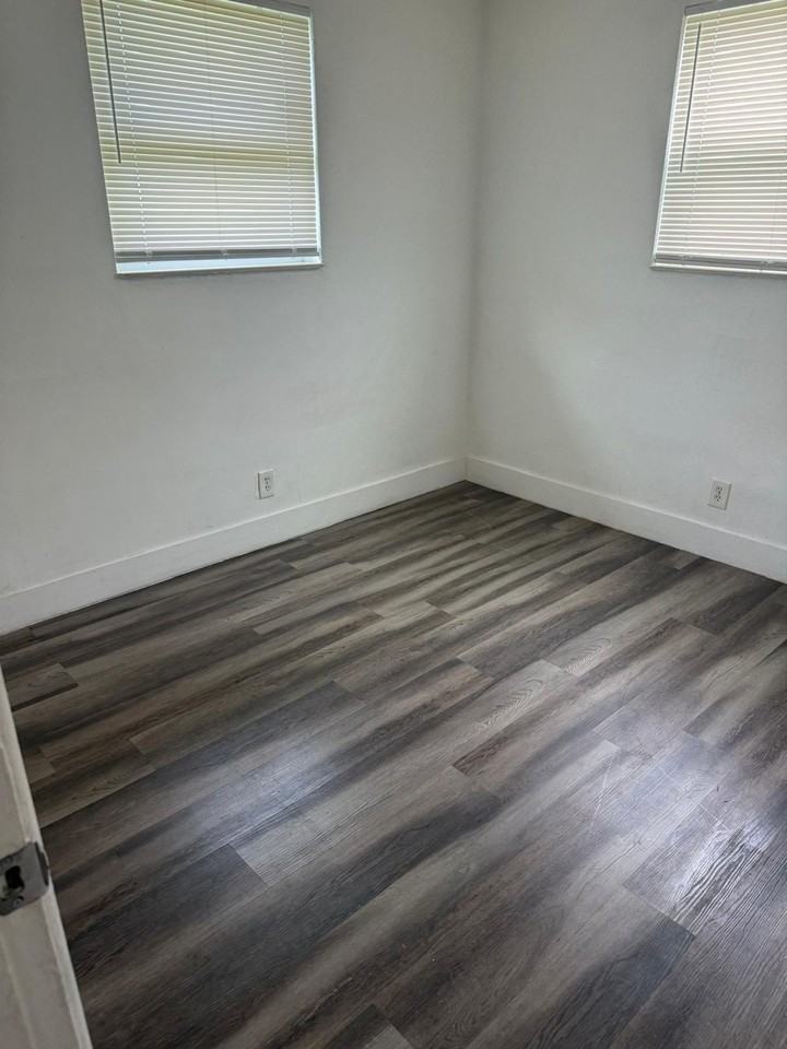 5521 Sw 34th St Unit 2 - Photo 6 of 13