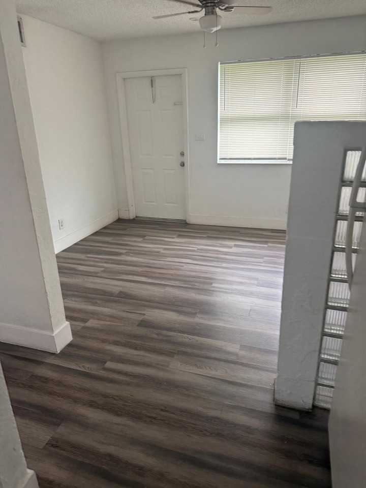 5521 Sw 34th St Unit 2 - Photo 7 of 13