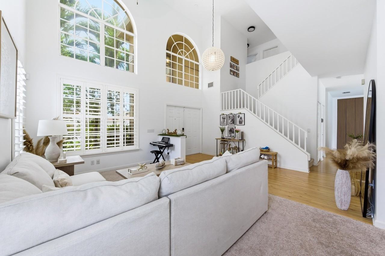 7657 Thornlee Dr - Photo 6 of 32