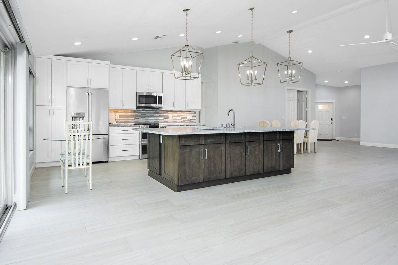 801 Sabal Palm Ln - Photo 5 of 25