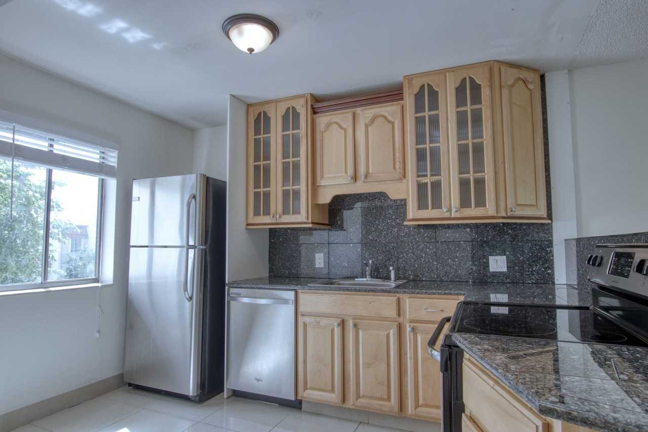 4471 Luxemburg Ct Apt 301 - Photo 3 of 16