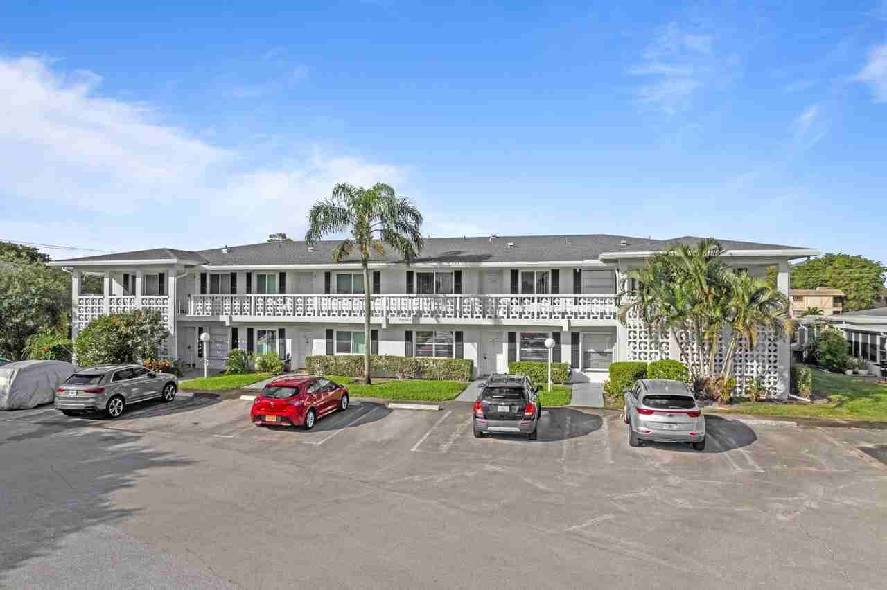 2915 Sw 15th St Apt 204 - Photo 2 of 20