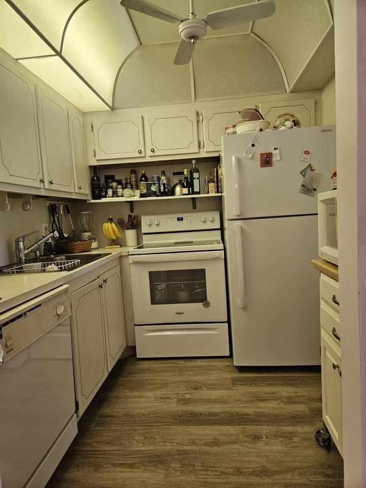 118 Tilford F - Photo 3 of 7