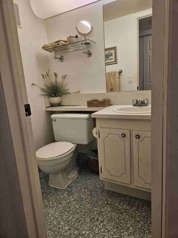 118 Tilford F - Photo 4 of 7