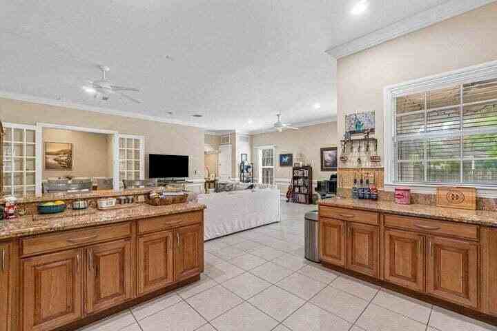 3117 Florida Blvd - Photo 6 of 24