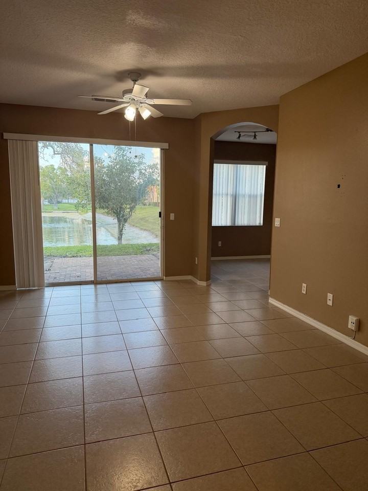 1510 Seminole Palms Dr - Photo 2 of 24