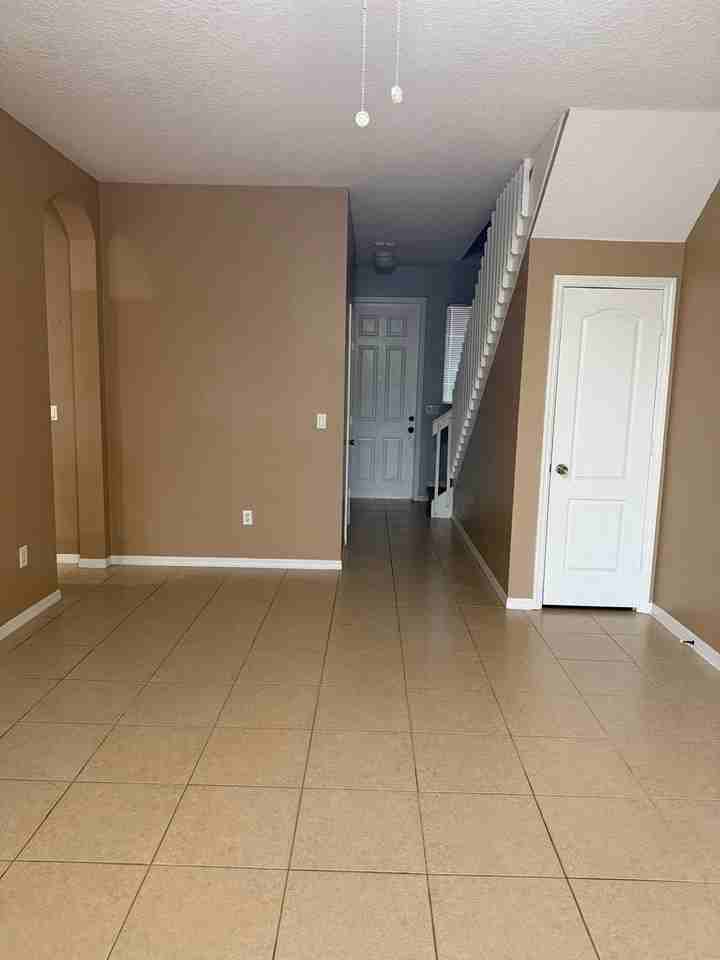 1510 Seminole Palms Dr - Photo 3 of 24