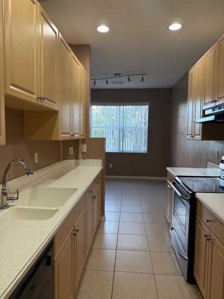 1510 Seminole Palms Dr - Photo 5 of 24