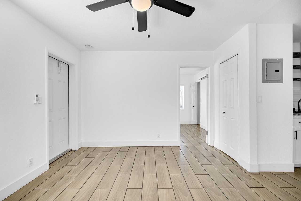 1744 Madison St Unit 1 - Photo 7 of 38