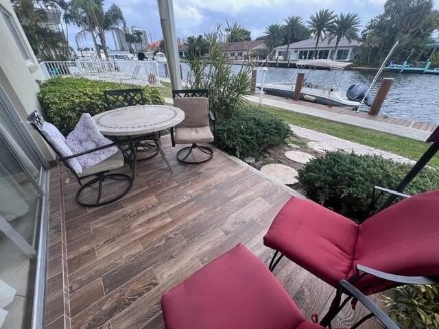 2850 Ne 30th St Apt 1 - Photo 2 of 15