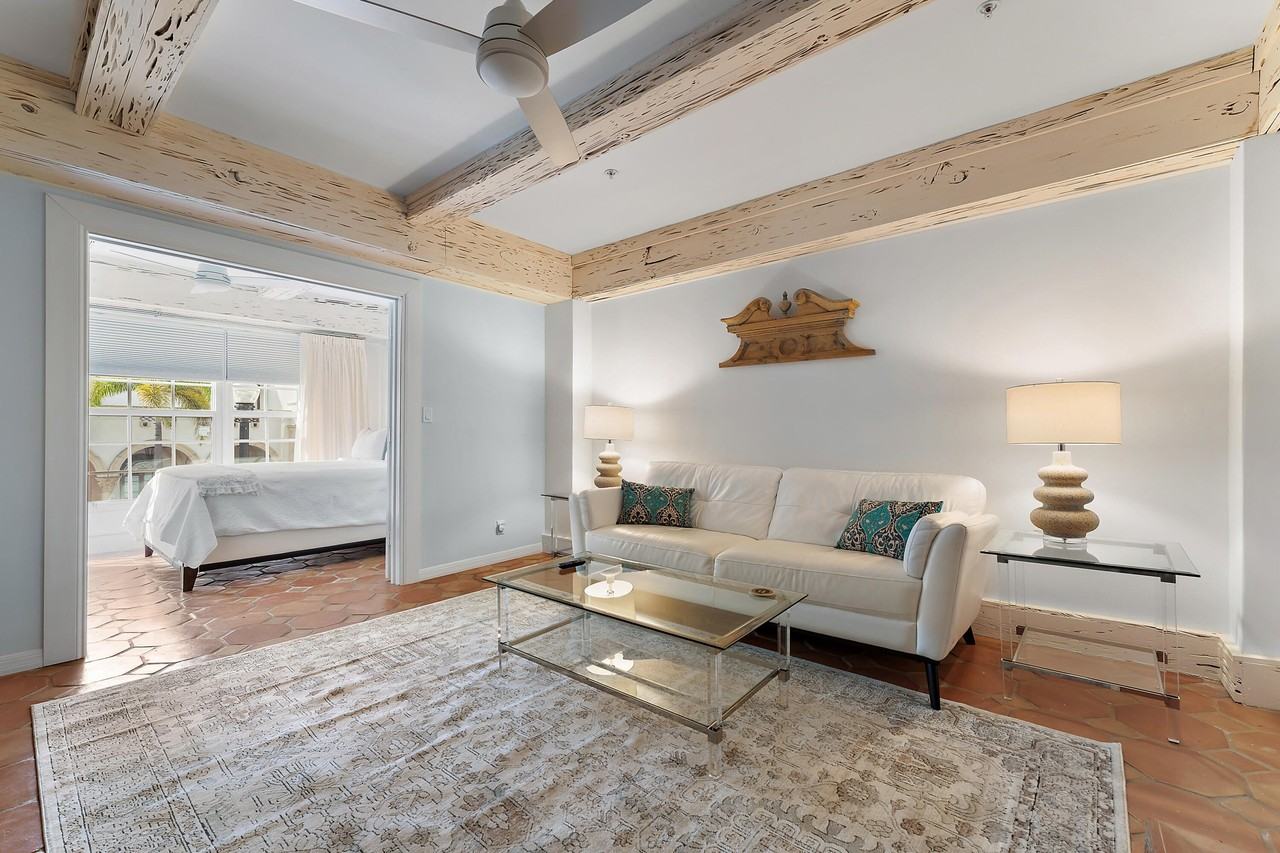 235 Sunrise Ave #1109