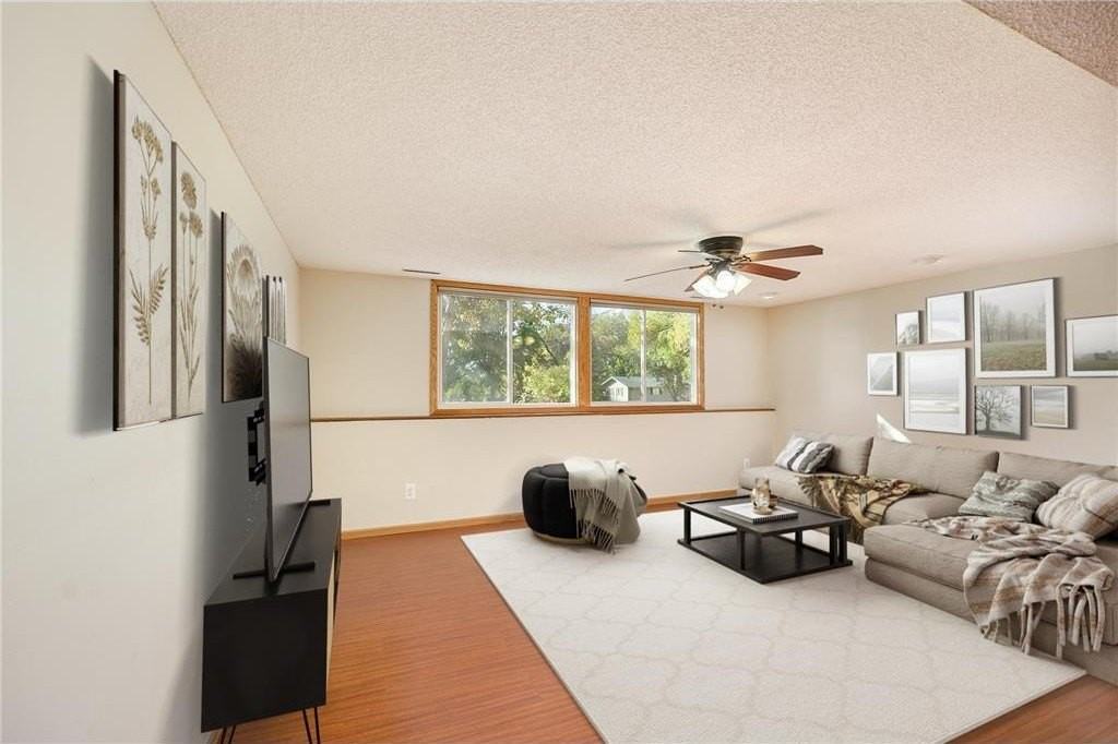 8106 Dakota Ln - Photo 5 of 24