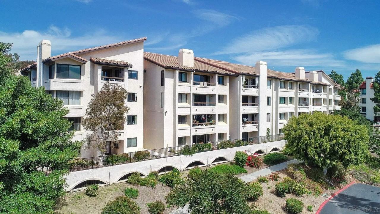 5765 Friars Rd Unit 176 - Photo 4 of 37