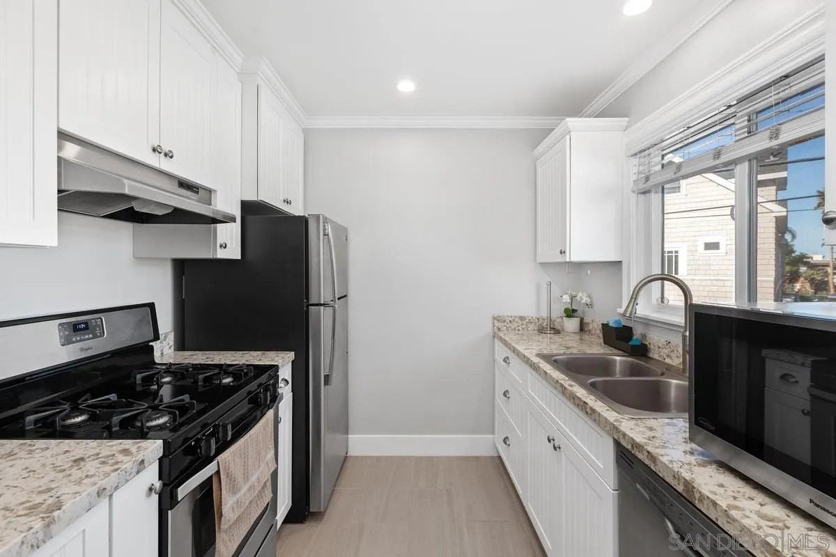 852 Olive Ave - Photo 7 of 12