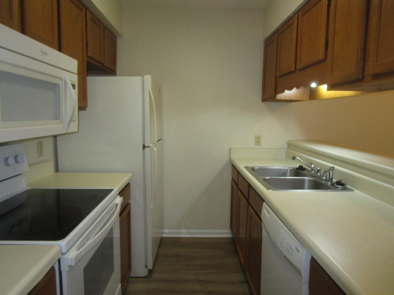 690 Archdale Dr Unit A - Photo 7 of 17