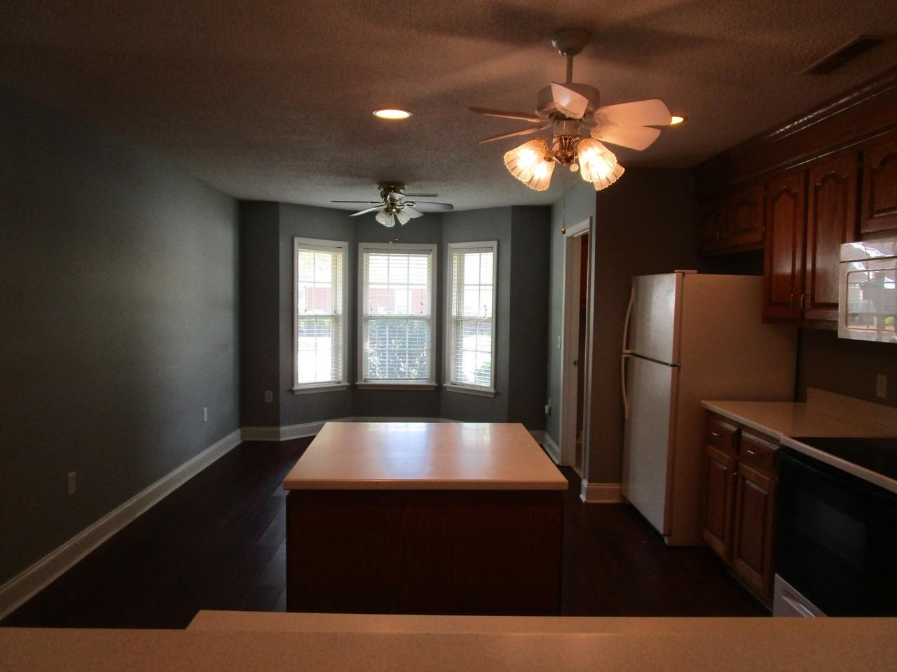 601 Brushwood Dr - Photo 5 of 18