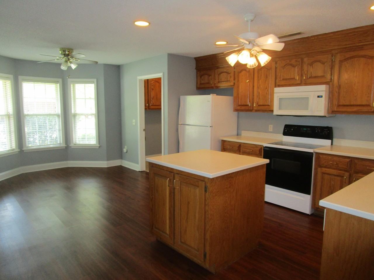 601 Brushwood Dr - Photo 6 of 18