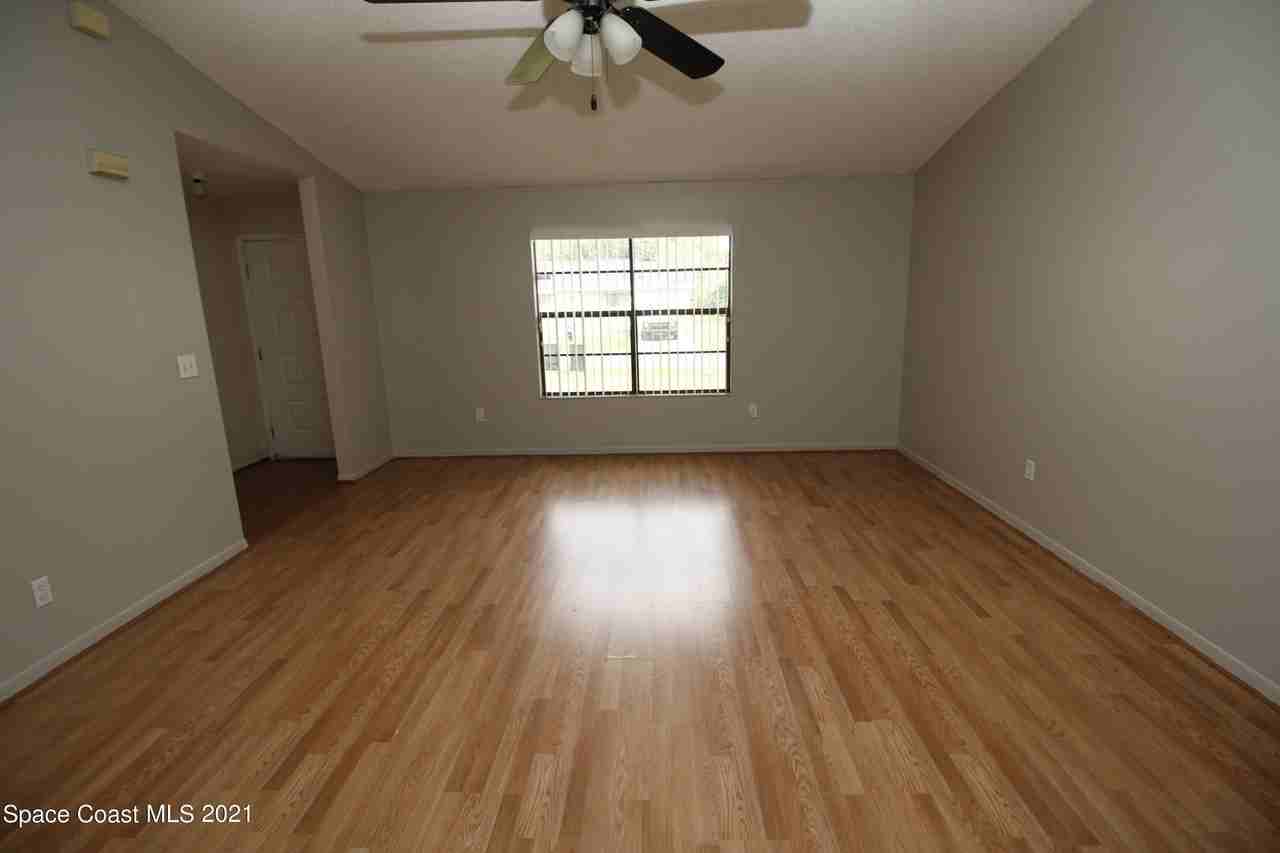 934 Colonial Ave Se - Photo 2 of 19