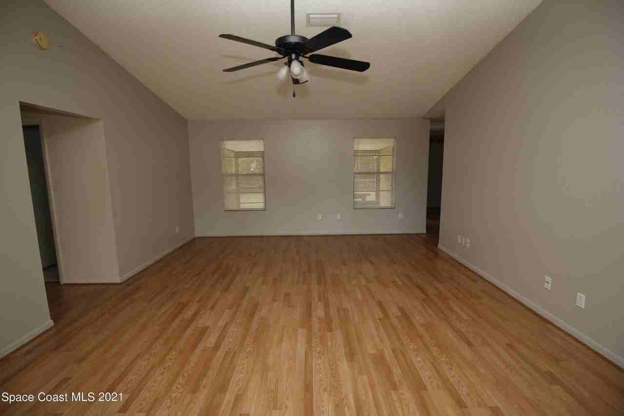 934 Colonial Ave Se - Photo 3 of 19