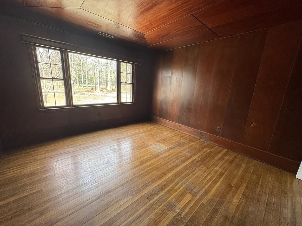 32460 Chincoteague Rd - Photo 3 of 16