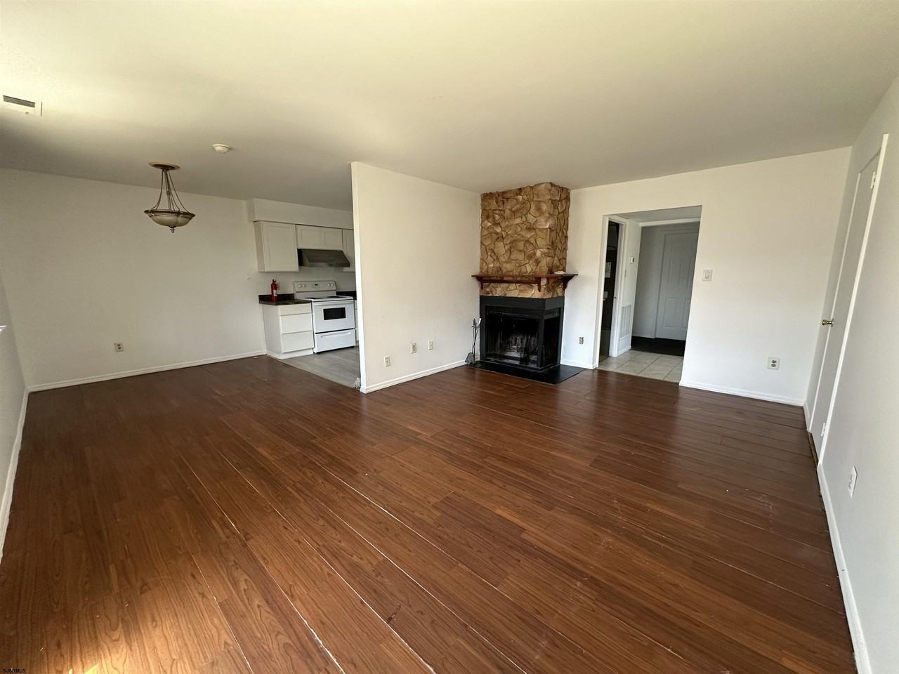 2734 Evergreen Ct - Photo 2 of 8