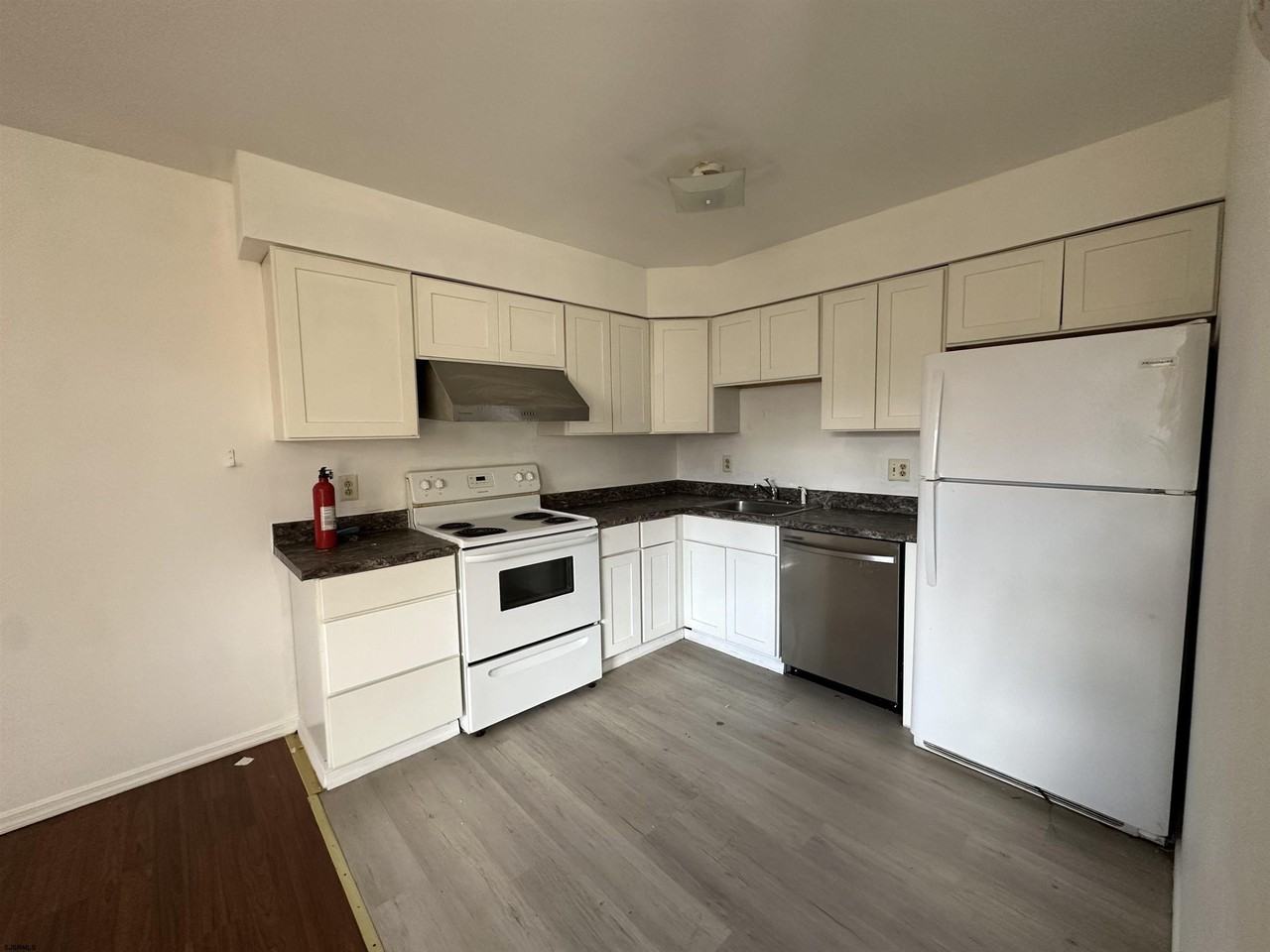 2734 Evergreen Ct - Photo 4 of 8