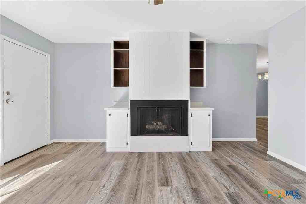 1305 Arkansas Ave - Photo 2 of 16