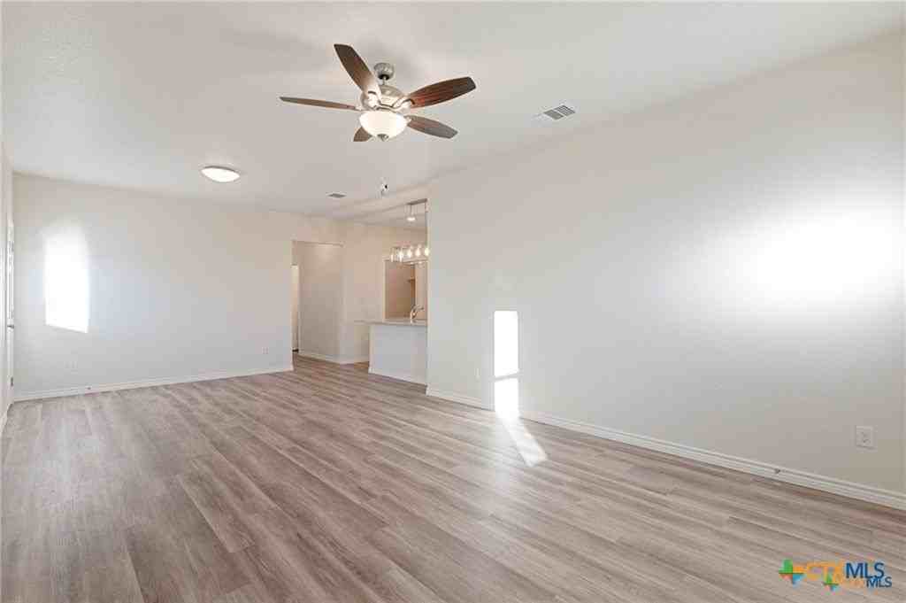 202 Adley Dr #B - Photo 5 of 13