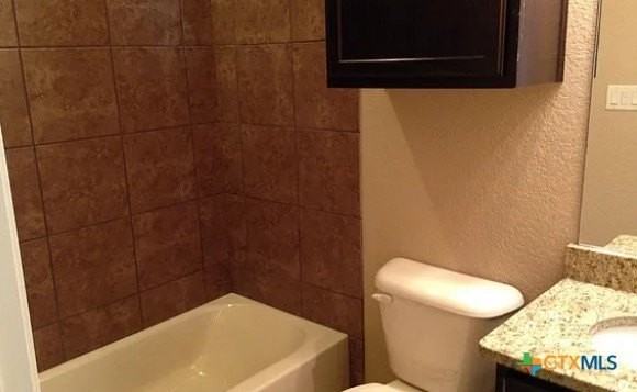 1055 Carolyn Cv - Photo 7 of 10