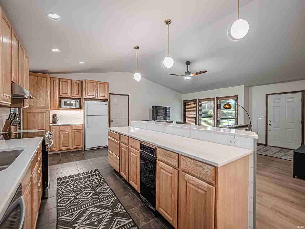 6166 River Bluff Dr - Photo 2 of 25