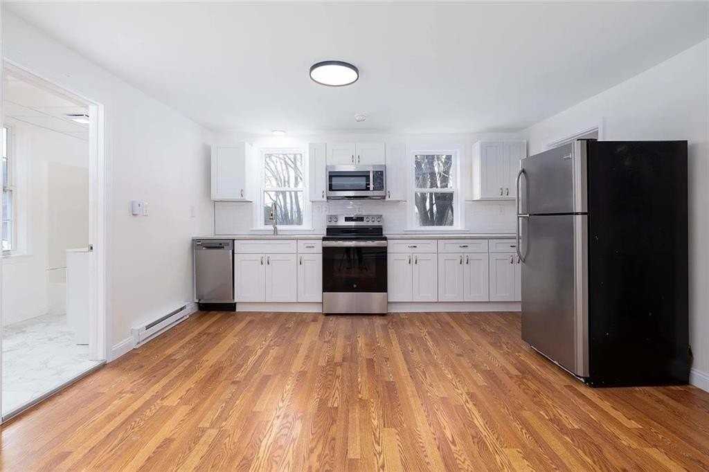 12 Old Park Ave Apt 2 - Photo 2 of 9