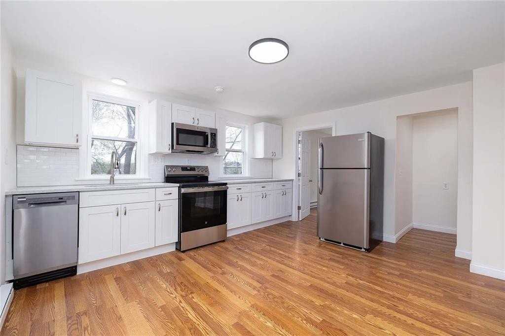 12 Old Park Ave Apt 2 - Photo 3 of 9