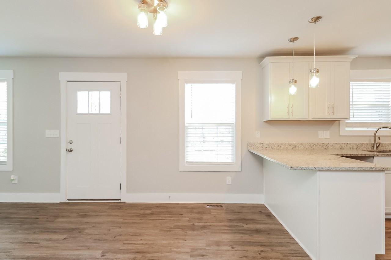 913 N Boyce St - Photo 4 of 16