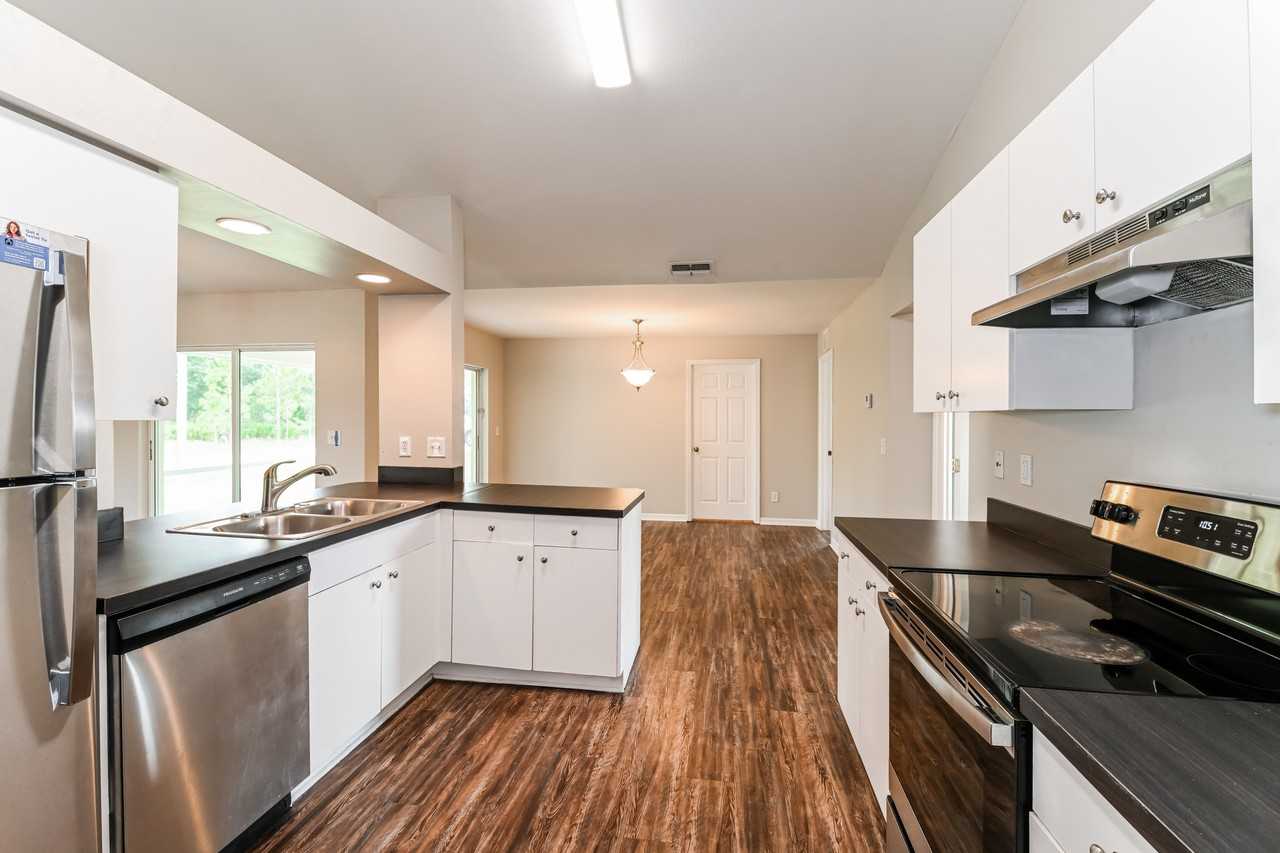 11 W 9th St - Photo 6 of 16