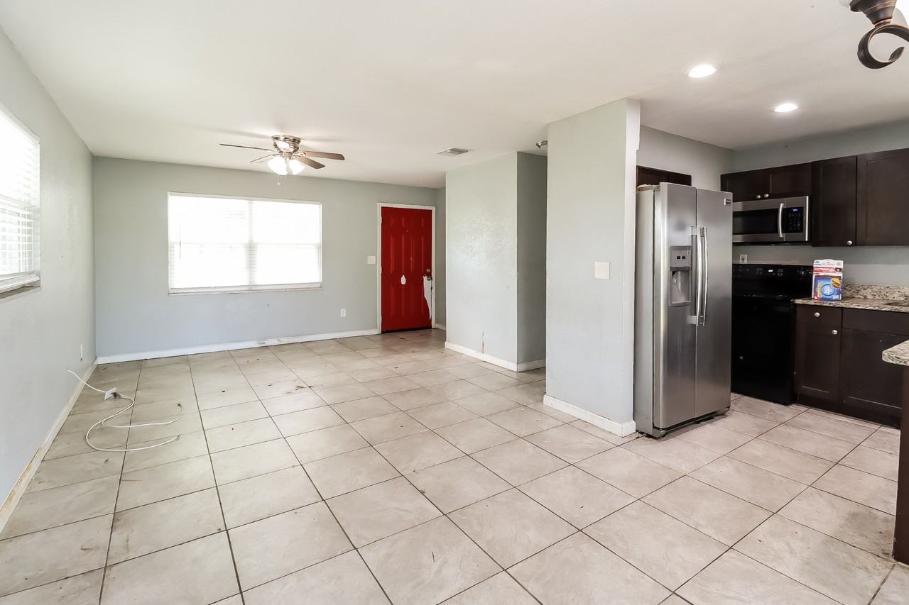 4705 King Cole Blvd - Photo 3 of 16