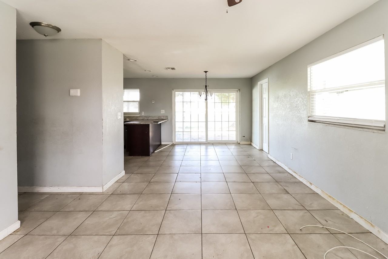 4705 King Cole Blvd - Photo 4 of 16