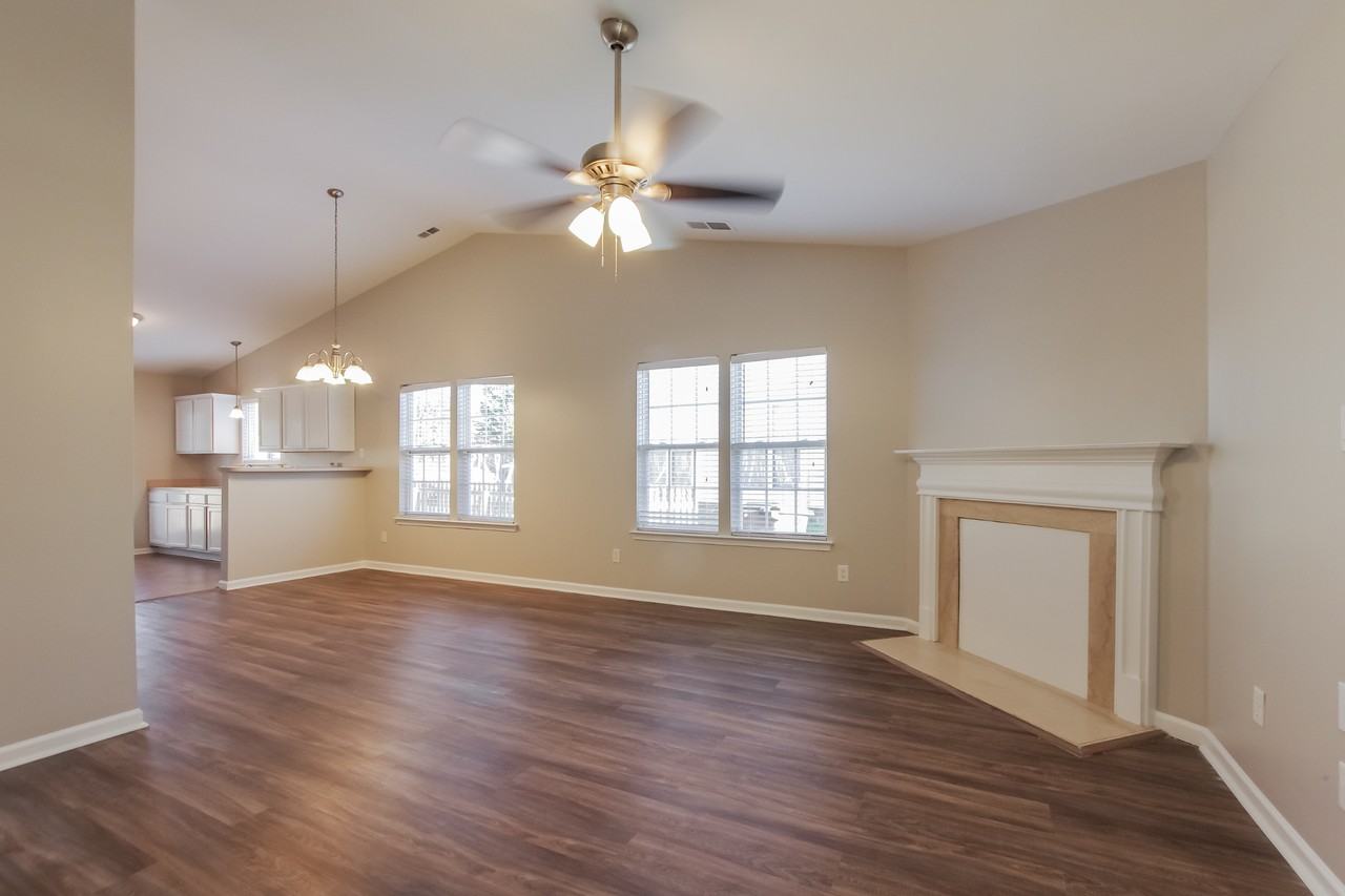 1003 Washburn Ct - Photo 4 of 16