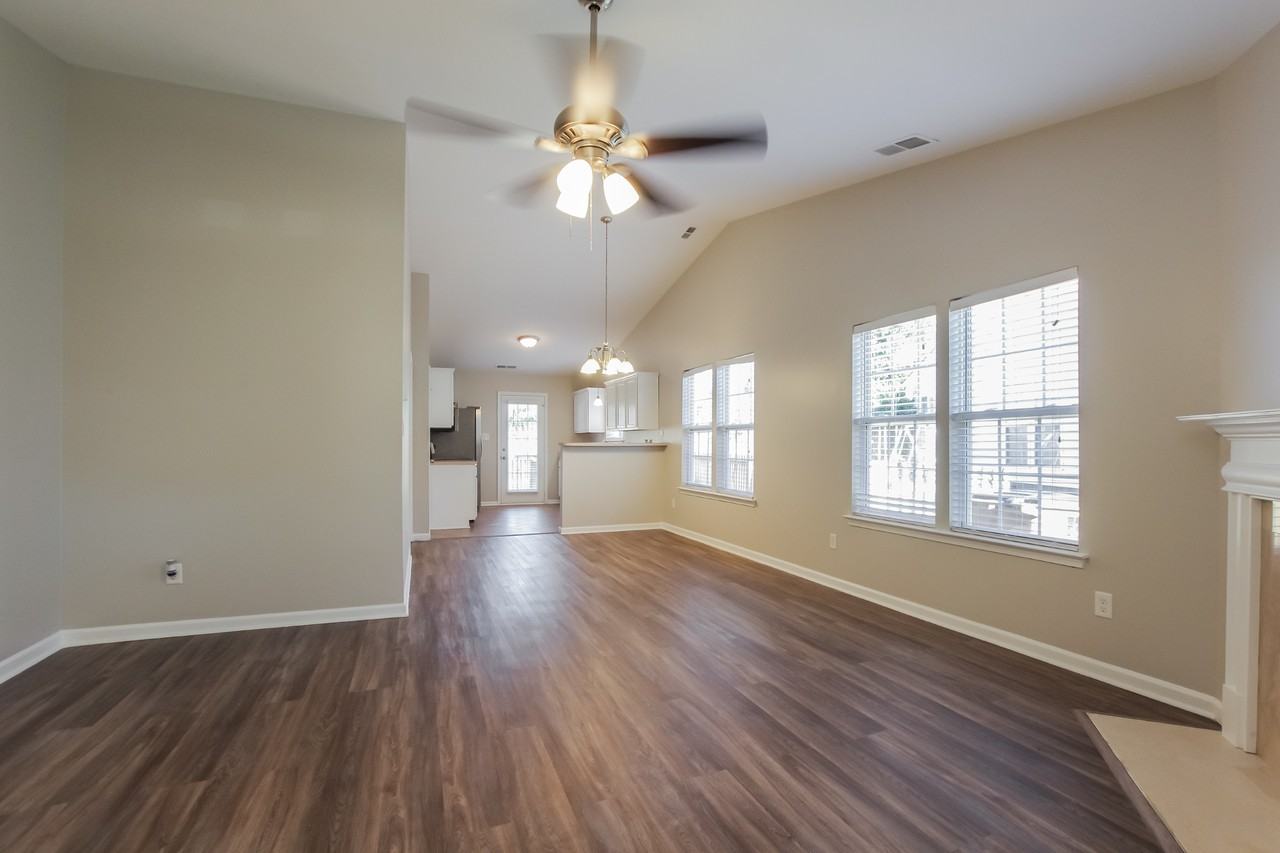 1003 Washburn Ct - Photo 5 of 16