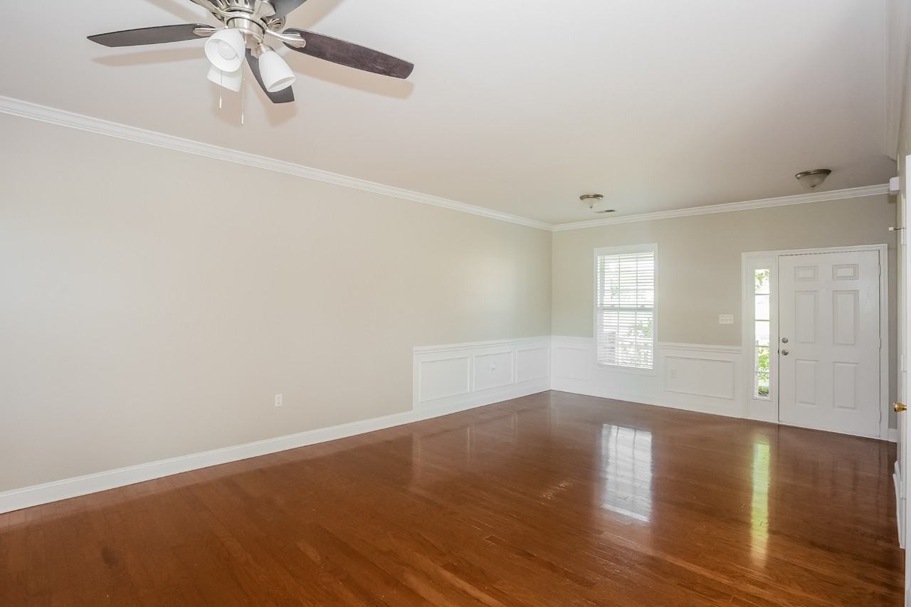 1004 Semmes Ln - Photo 5 of 14